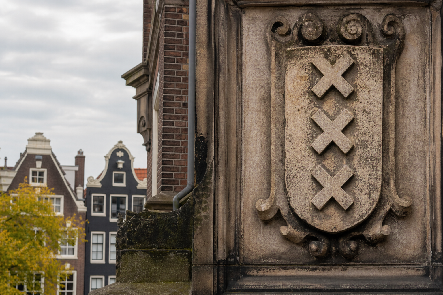 Detail van een Amsterdams gevelsymbool
